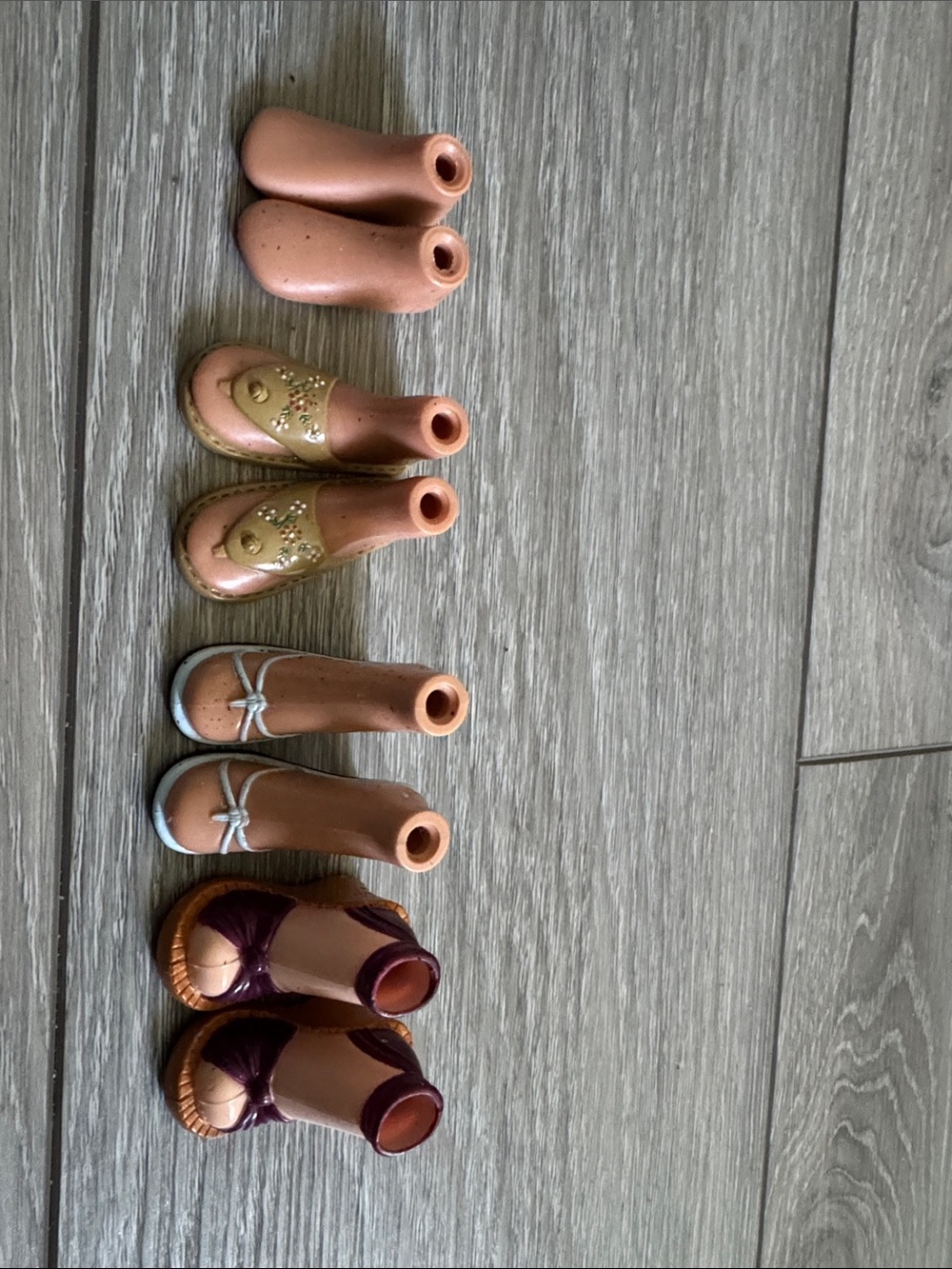 Bratz Assorted Doll Shoe Pack in Pink, Gold, White & Brown